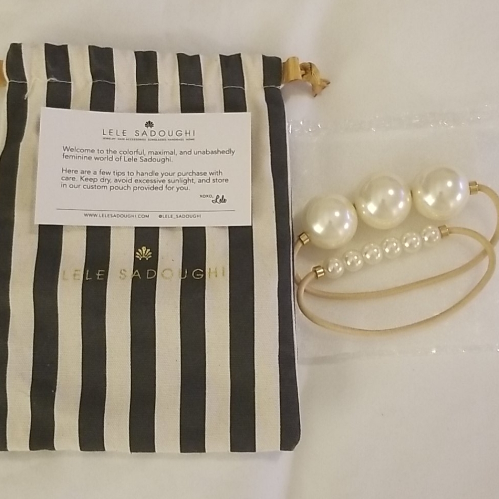 Set of 2 pearl hair ties